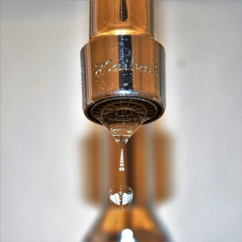 Софийска вода временно ще прекъсне водоснабдяването в части на ж к