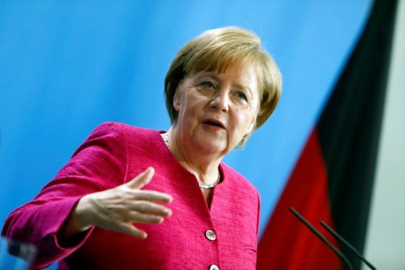 Германският канцлер Ангела Меркел поиска премиерите на провинциите да стигнат