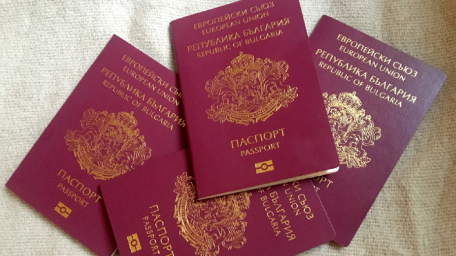 С 6 месеца се удължава срока на изтичащите паспорти и