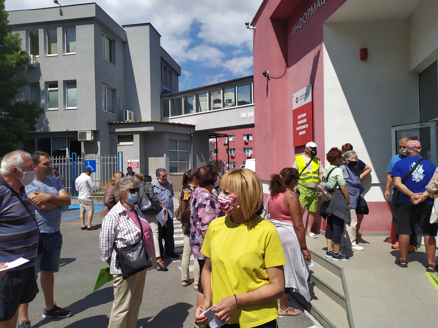 С 1 391 808 лв без ДДС или 1 670