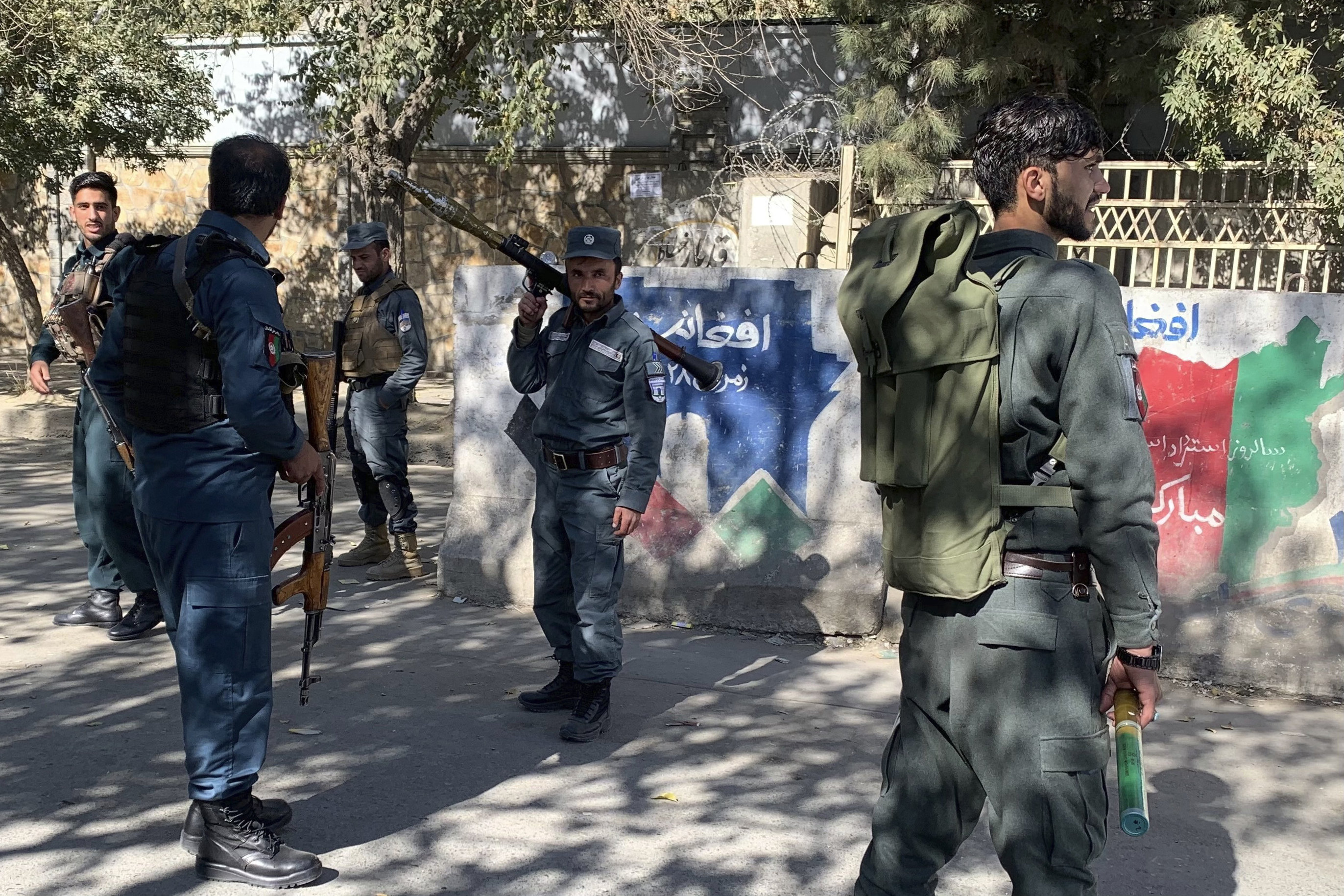 Мъж откри огън в Кабулския университет по време на Ирански