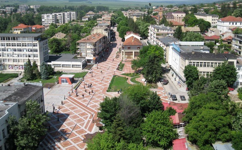 51 годишна учителка в Попово почина след заразяване с COVID 19 Преподавателка