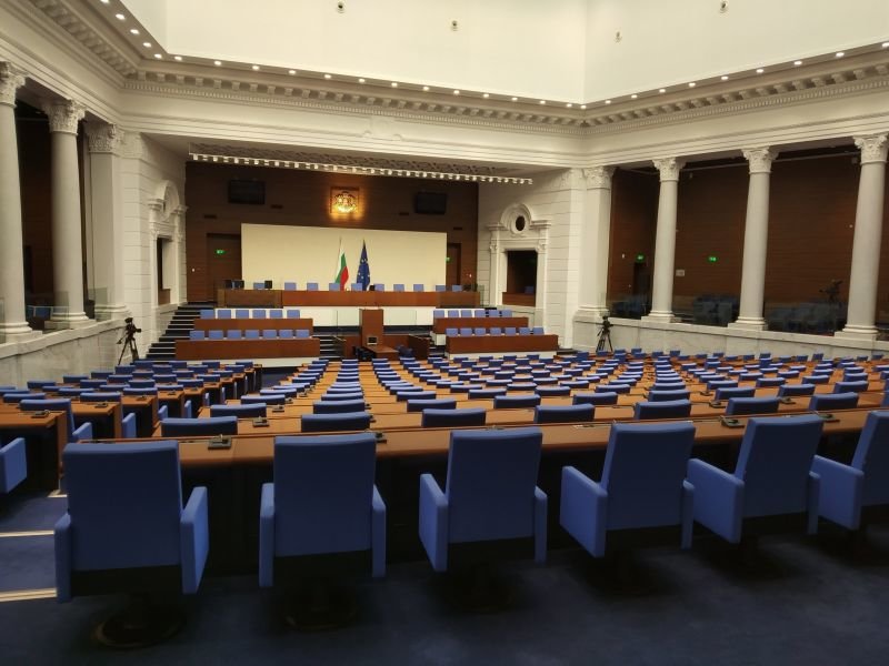 Депутатите събраха кворум 121 народни представители се регистрираха в пленарна