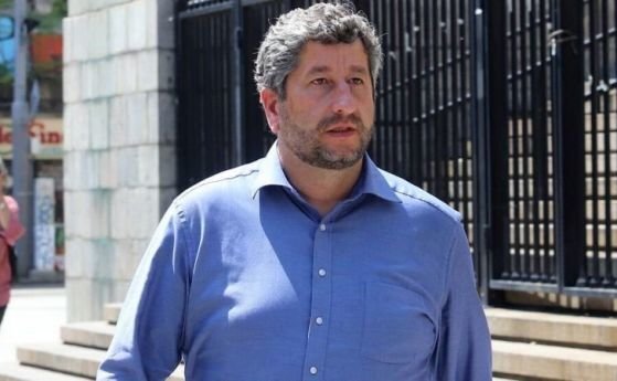 Съпредседателят на Демократична България Христо Иванов определи като провал действията