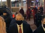 Протест и контрапротест посрещна Радев пред БНТ (обновена)