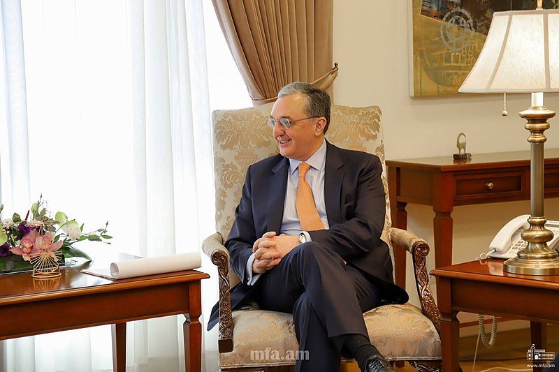 Външният министър на Армения Зограб Мнацаканян днес подаде оставка предава