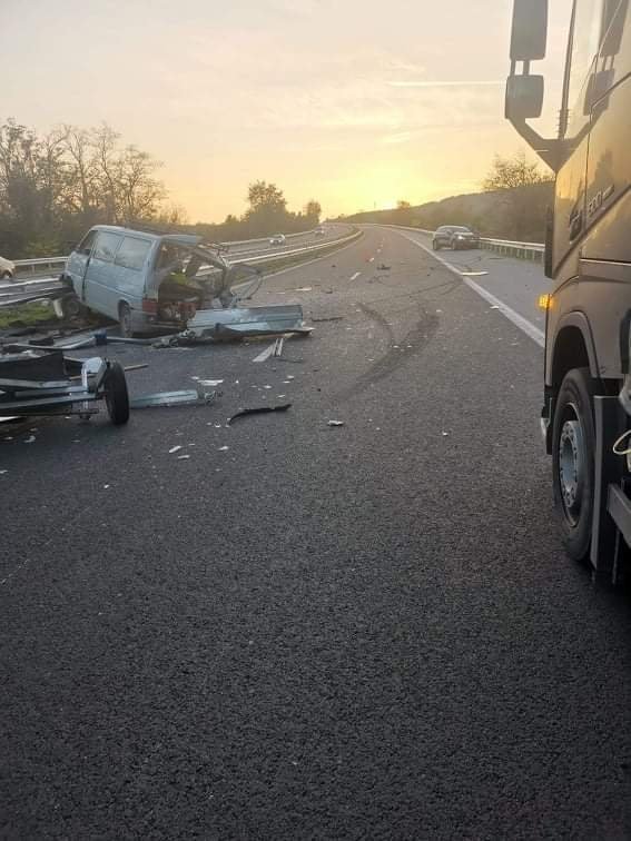 Мъж и жена пострадаха при тежка катастрофа на автомагистрала Хемус в
