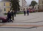 Мъж заля с бензин полицаи във Враца, опита да ги подпали