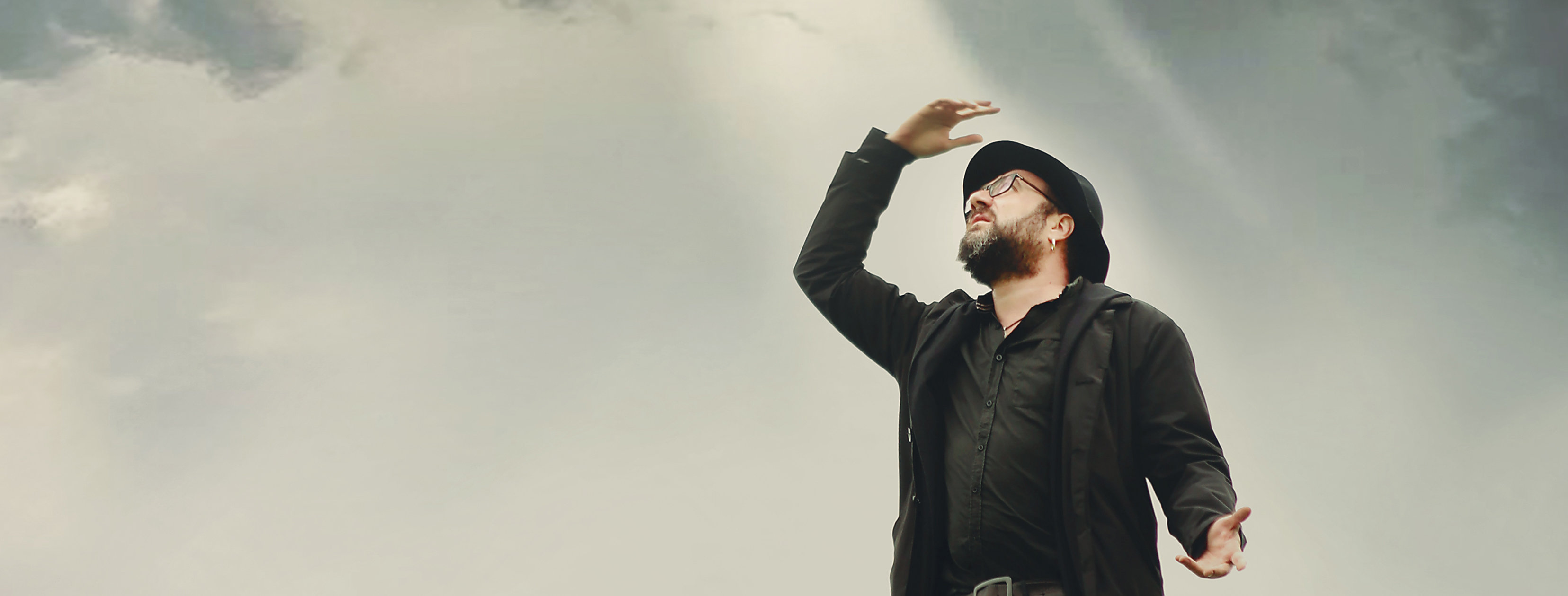 Почина вокалистът на българската група P I F Димо Стоянов Той бе