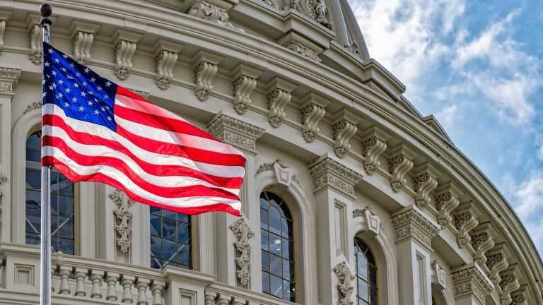 Американският Конгрес одобри дългоочаквания финансов пакет за излизане от COVID