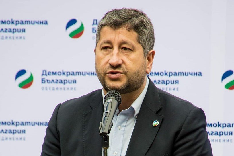Съпредседателят на Демократична България Христо Иванов внесе в Софийската градска