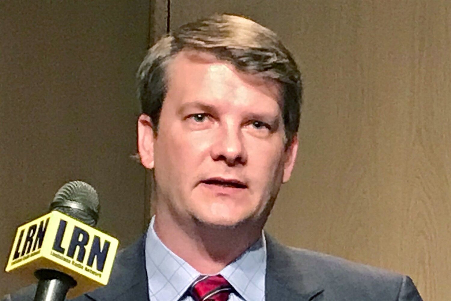 Американски конгресмен загуби битката с коронавируса 41 годишният републиканец Люк Летлоу