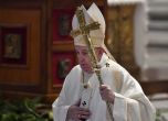 Папата с ишиас, няма да води новогодишни литургии