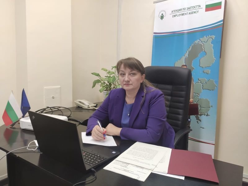 Социалният министър Деница Сачева смята за реалистични предложенията на КНСБ