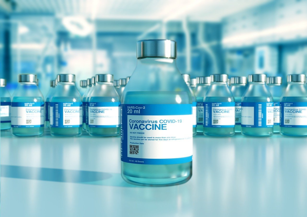 Една доза от ваксината на Pfizer BioNTech намалява броя на асимптоматичните случаи