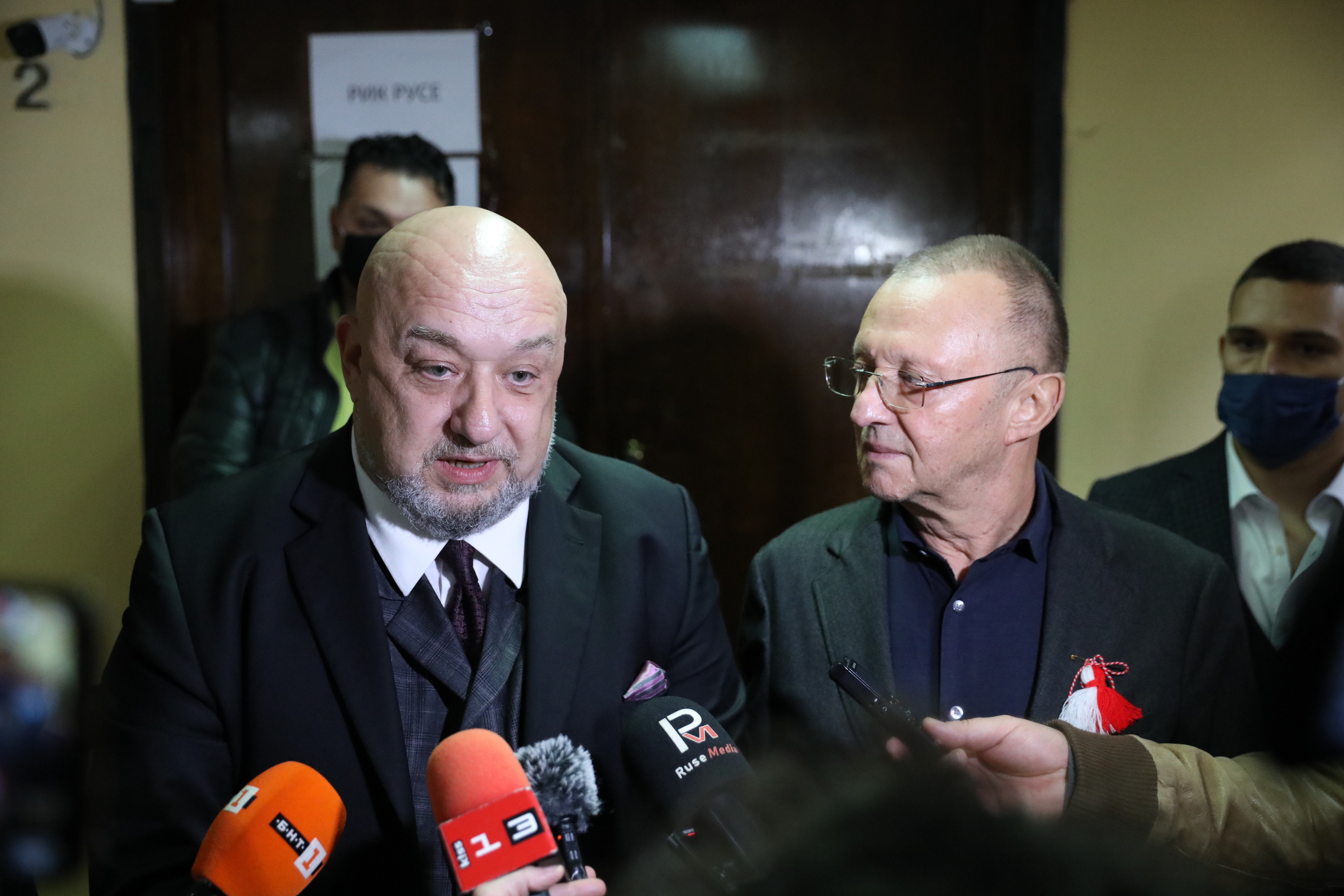 Водачът на листата на ГЕРБ СДС Красен Кралев и областният координатор