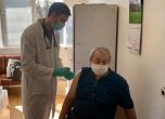 Мобилен екип на УМБАЛ ''Св. Анна'' ваксинира в село без джипи