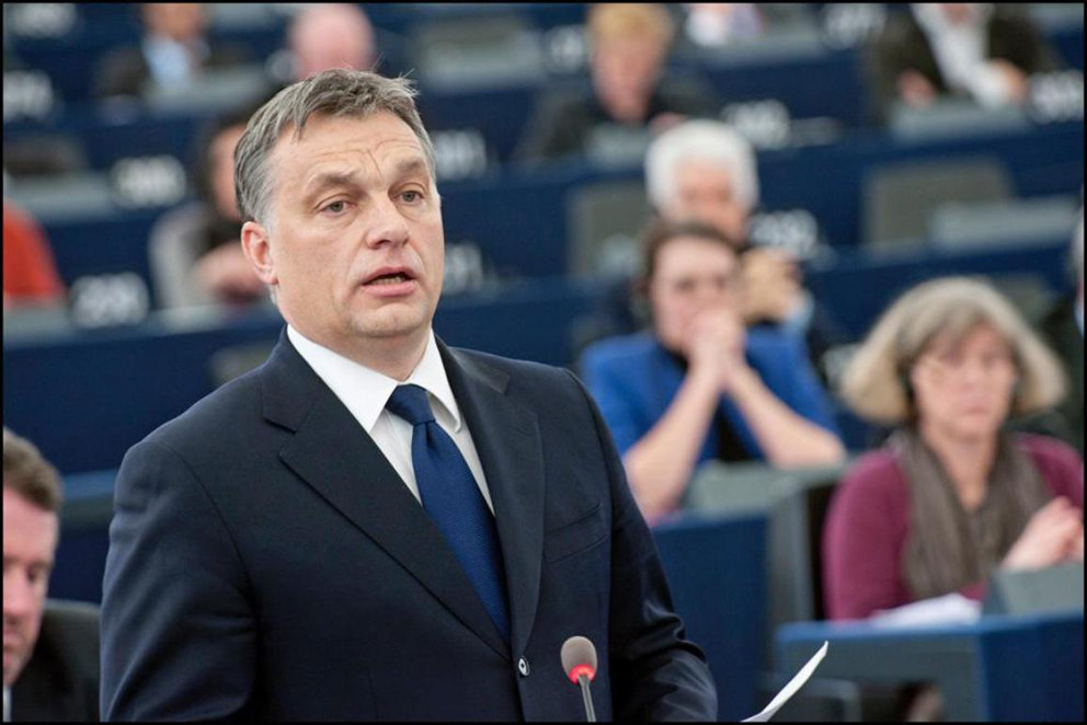 11 те евродепутати от партията Виктор Орбан Фидес напуснаха групата на