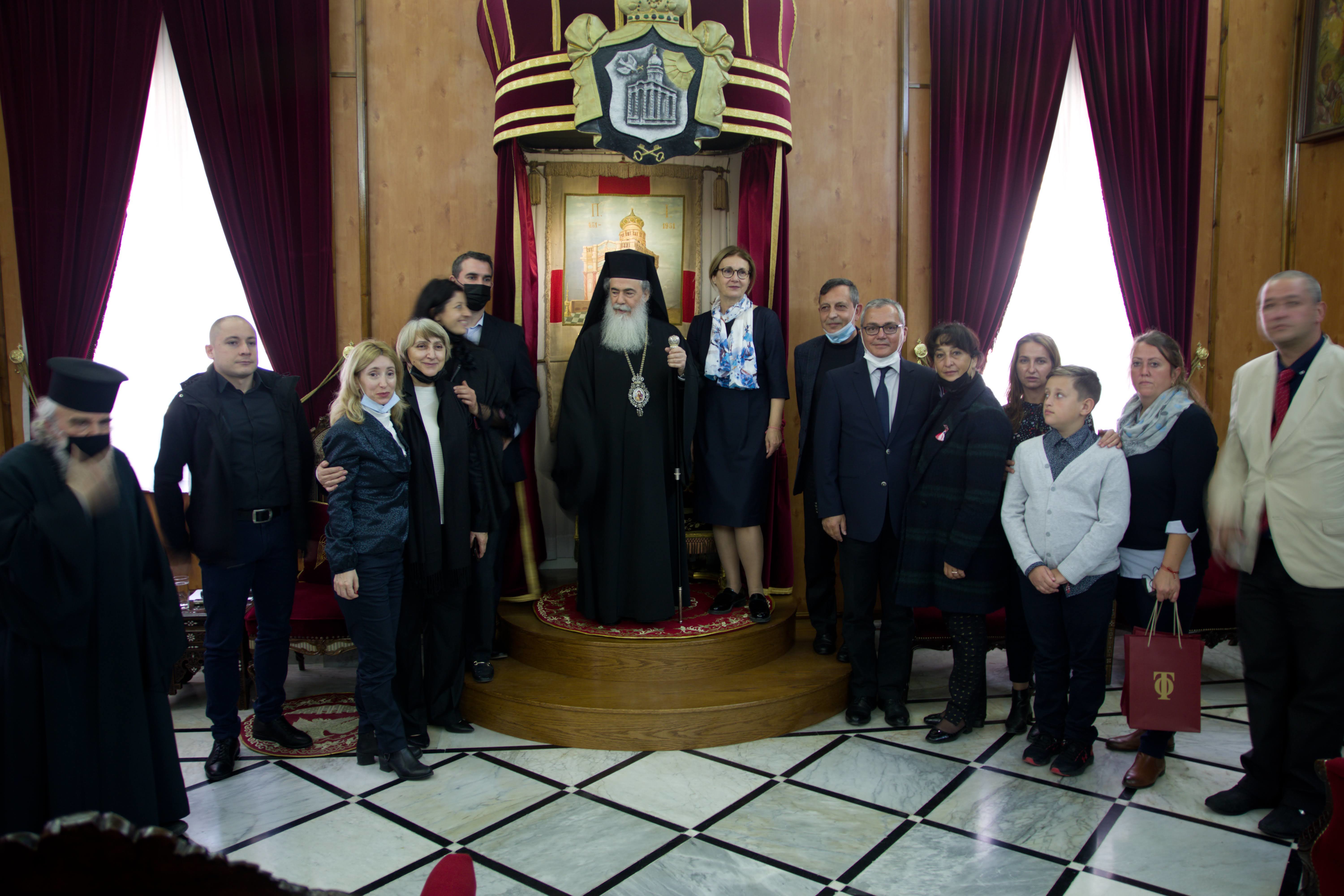 Предстоятелят на Православната Ерусалимска патриаршия Негово Светейшество Теофил III благослови