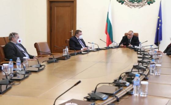 Властите: Епидемията е под контрол, увеличават се леглата за коронавирус в болниците