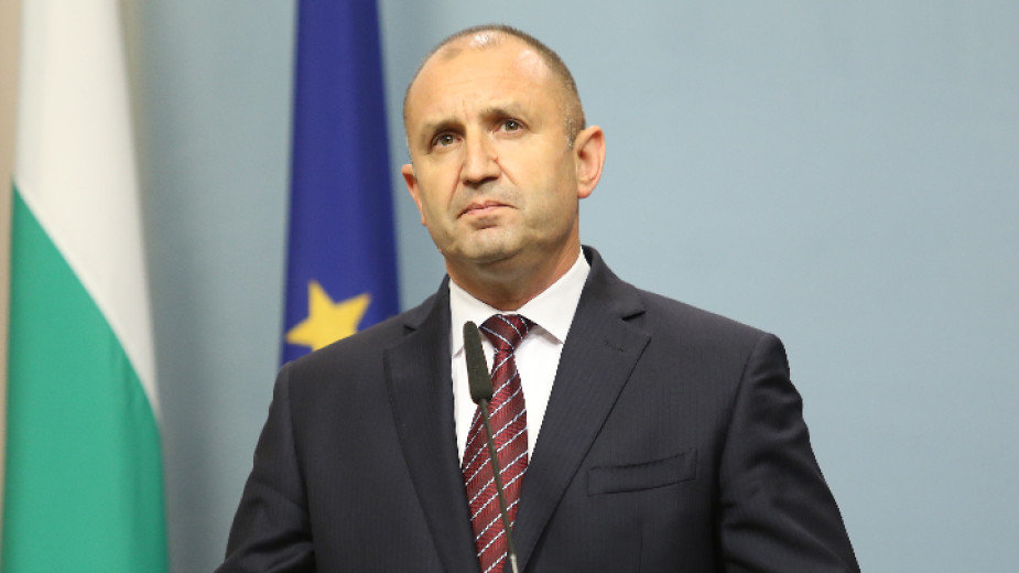 Президентът Румен Радев внесе в Конституционния съд искане за установяване