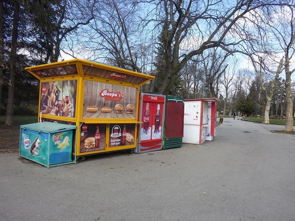 ЧЕЗ спря тока на осем незаконни павилиона в Борисовата градина