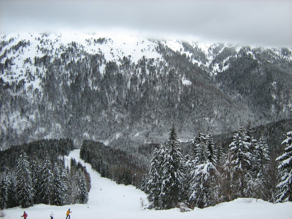 Повече от денонощие планински спасители издирват изчезналия в Рила сноубордист