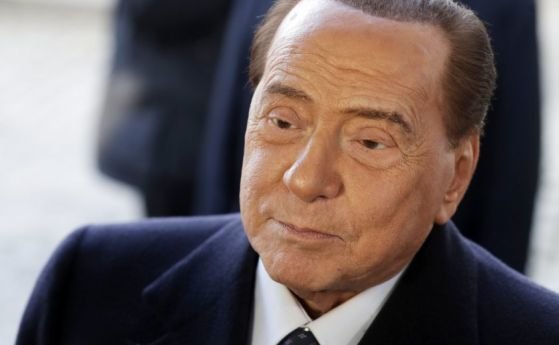 Бившият италиански премиер Силвио Берлускони е в болница от понеделник съобщиха
