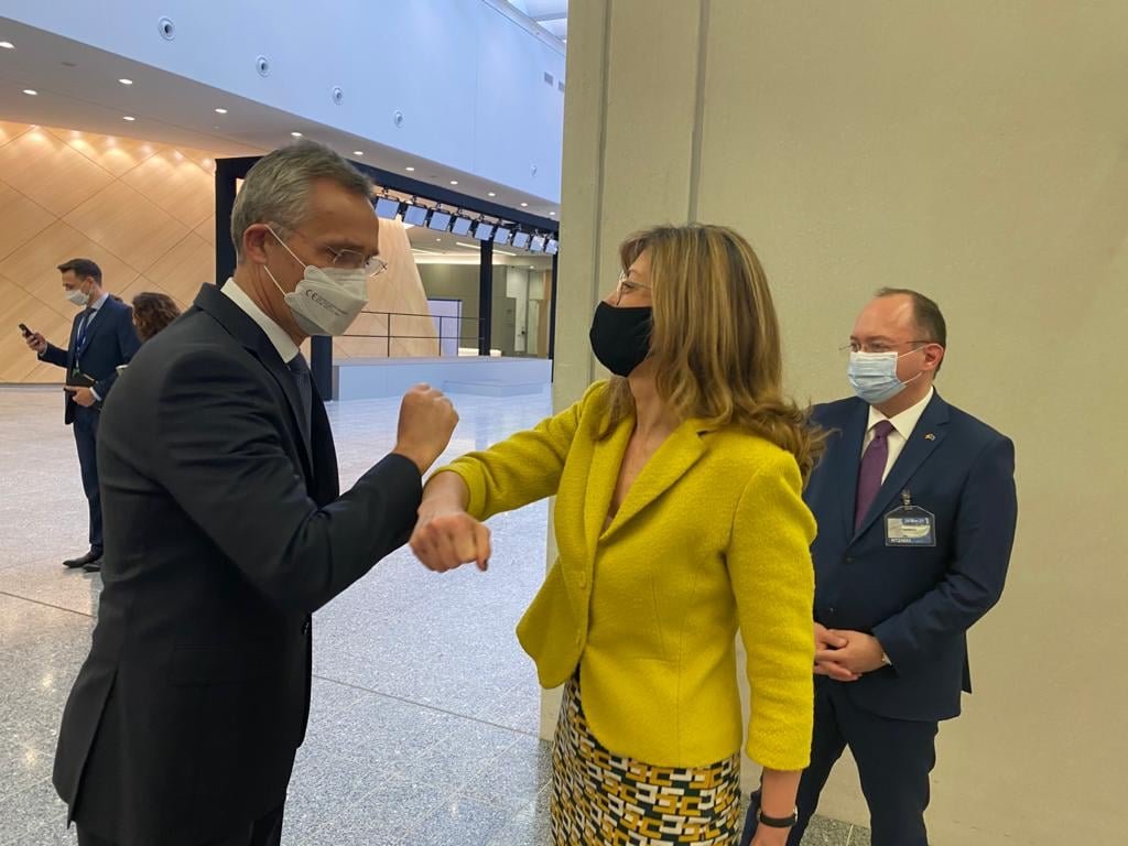 Външният министър Екатерина Захариева е разговаряла с генералния секретар на