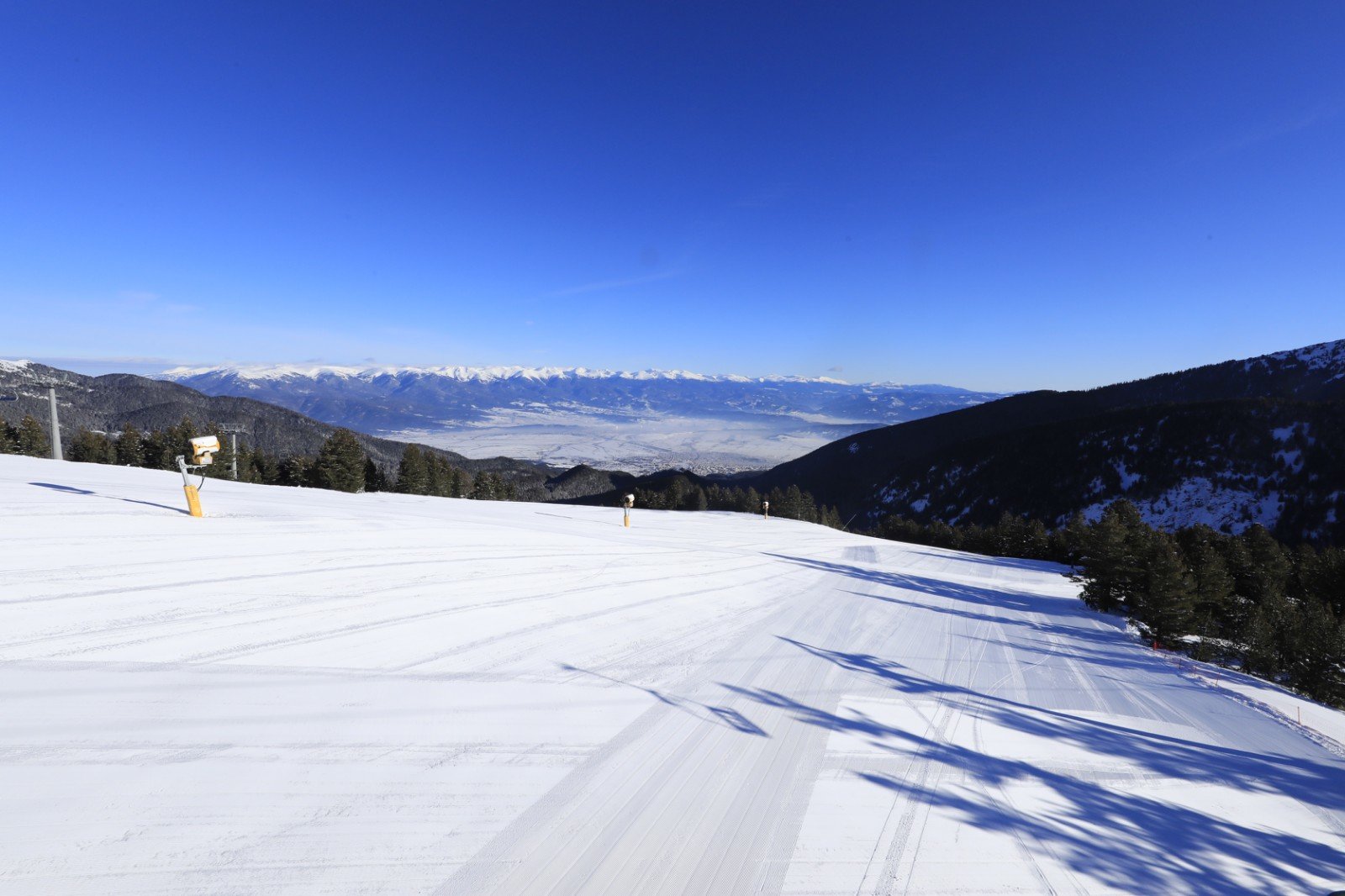 На територията на ски център Банско са отворени следните заведения
