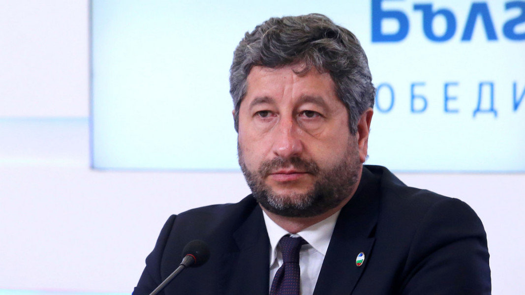 Съпредседателят на Демократична България Христо Иванов обвини Централната избирателна комисия