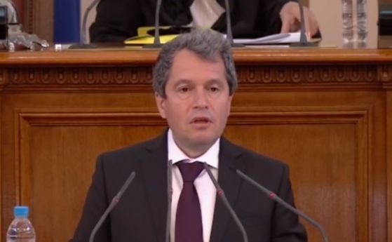 'Има такъв народ' засега се отказва от мажоритарни избори
