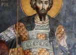 Св. Теодор Стратилат разбил идолите на императора