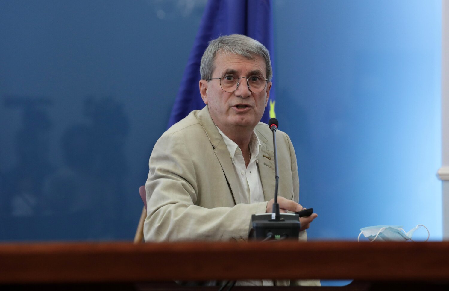 Пандемията е била управлявана с по скоро политически а не с