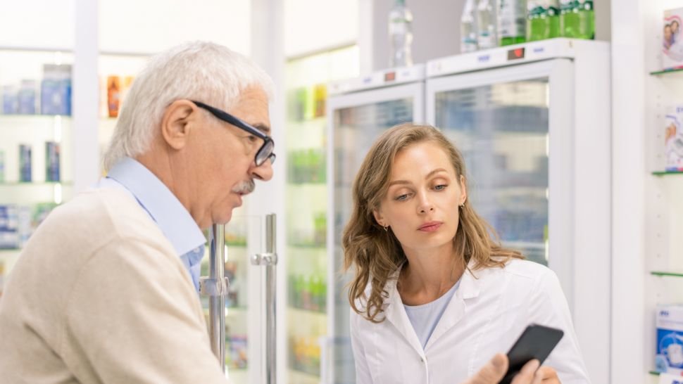 Аптеките не могат да обслужват пациенти с електронни рецептурни книжки
