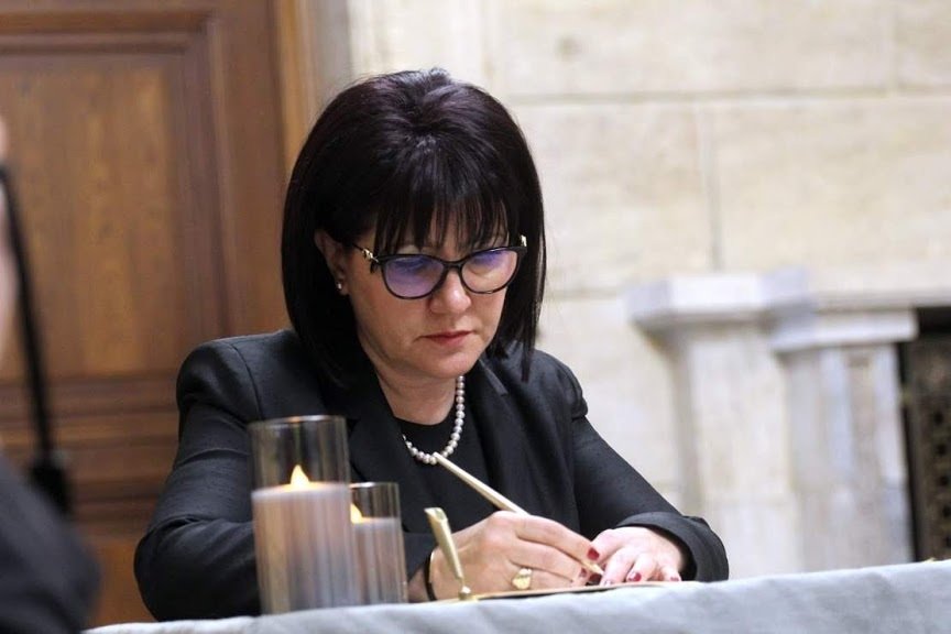 Цвета Караянчева е депутат от ГЕРБ в пет последователни парламента