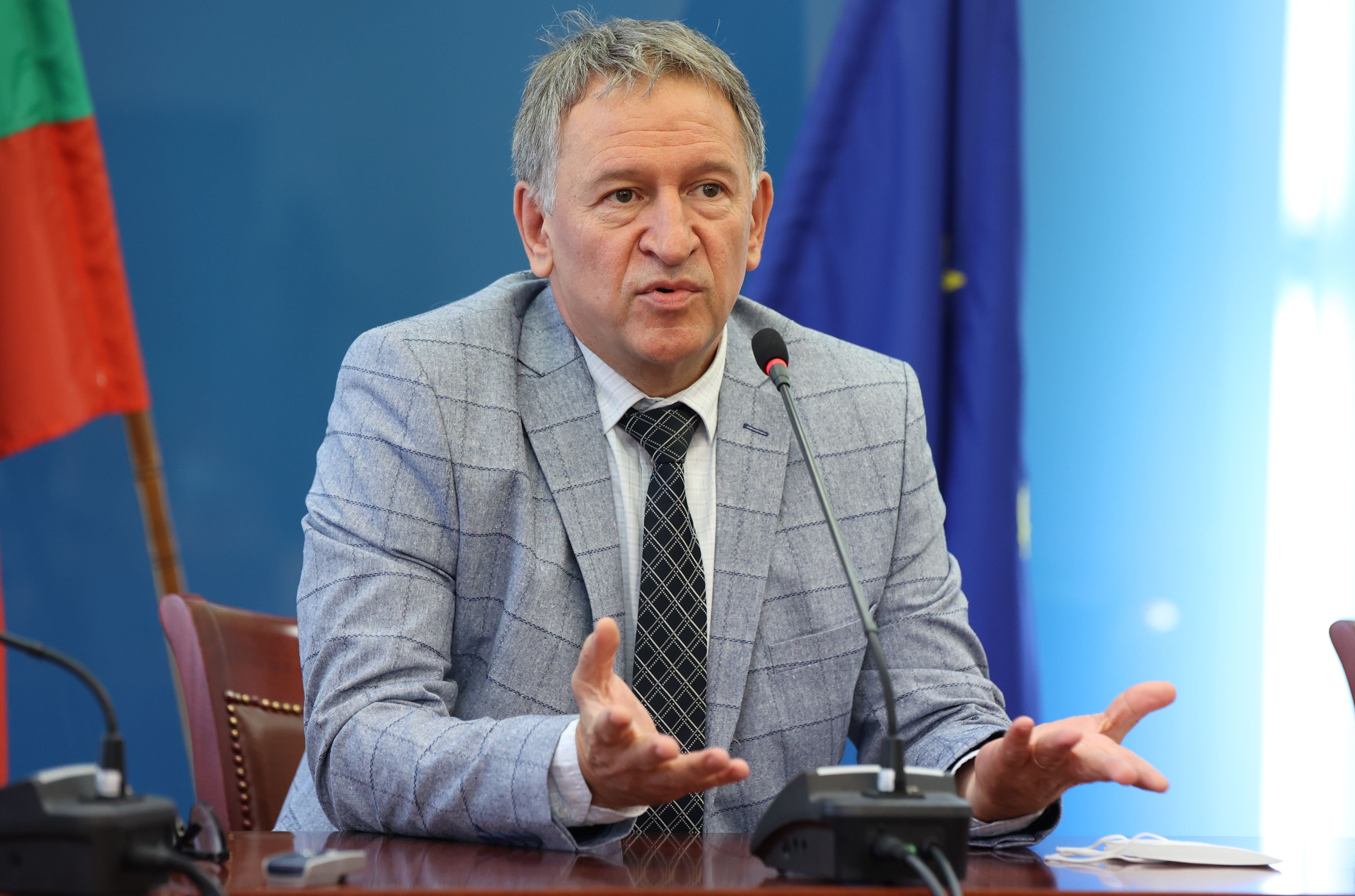 Здравният министър Стойчо Кацаров наистина е изключен от Българския лекарски