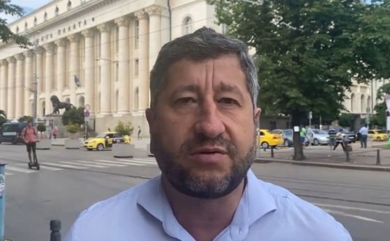 Съпредседателят на Демократична България Христо Иванов заяви че няма да