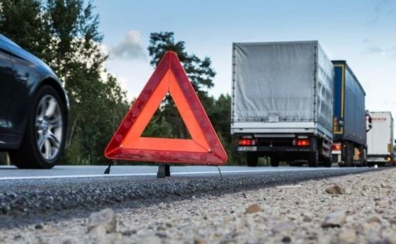 Катастрофа със запален ТИР блокира 50-тия километър на автомагистрала Тракия