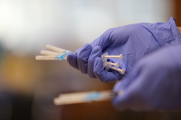 България продължава да изостава от останалите европейски страни в процеса на ваксинация