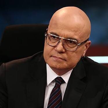 Лидерът на Има такъв народ Слави Трифонов написа във Facebook