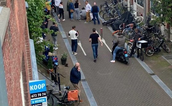 Петер де Фриз холандският журналист прострелян критично в Амстердам миналата