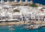 Полицейски час на остров Миконос, туристите масово напускат