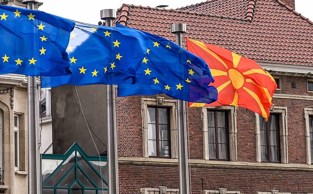 Преговорният процес с Република Северна Македония върви по две линии