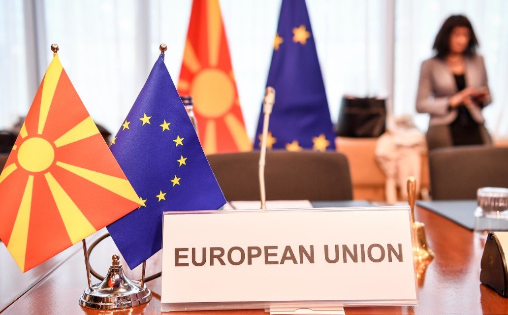 Парламентът в Скопие прие резолюция за утвърждаване на държавните позиции