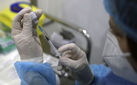 Pfizer започва да тества ваксина срещу COVID-19 на бебета