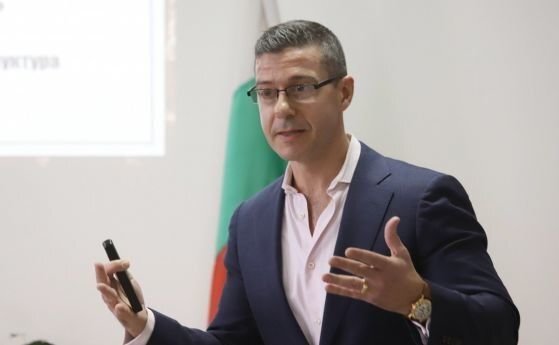 Генералният директор на БНР Андон Балтаков съобщи че напуска поста