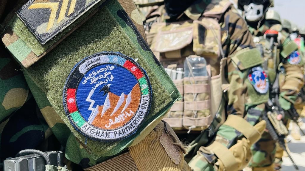 Ожесточени сражения се водят в голям афганистански град на фона