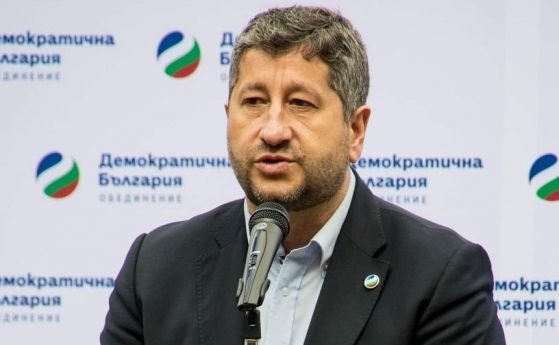 Слави Трифонов е най одобряваният лидер на политическа партия у нас
