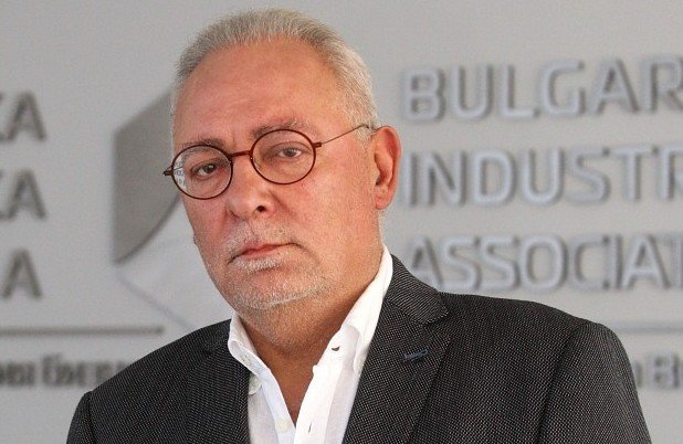 Внезапно на 61-годишна възраст почина Радосвет Радев, председател на Българската